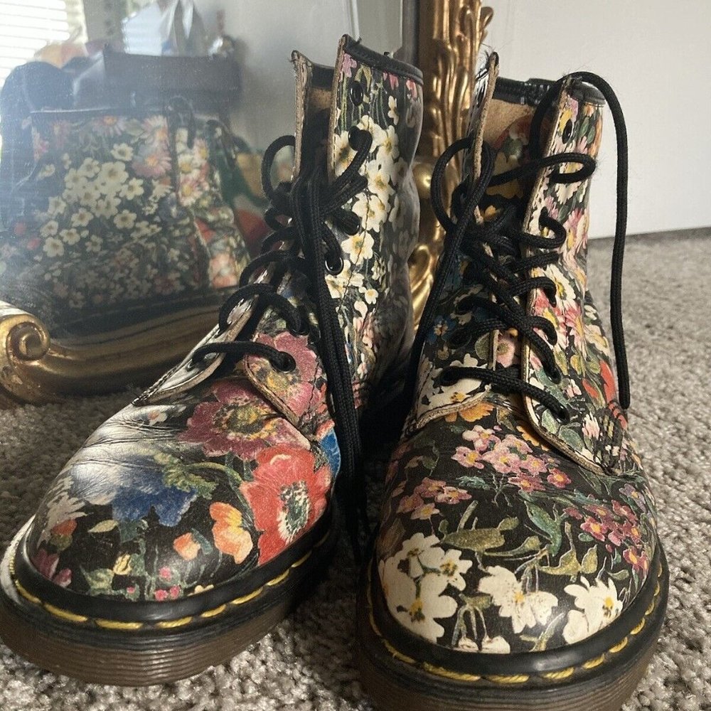 RARE Vintage Floral Doc Marten Boots Size 9